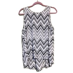 Creative Commune Black & White flowey top.